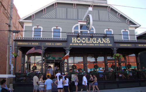 Things To Do Hooligans Irish Pub